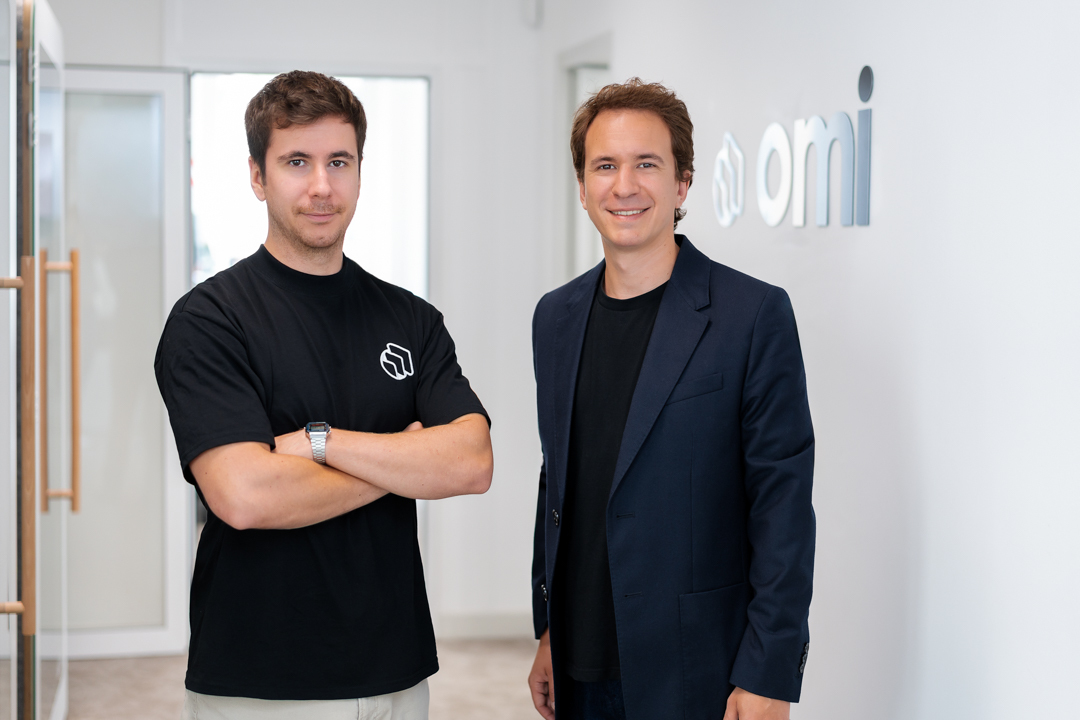 Photographie des cofondateurs d’Omi fournie avec le communiqué